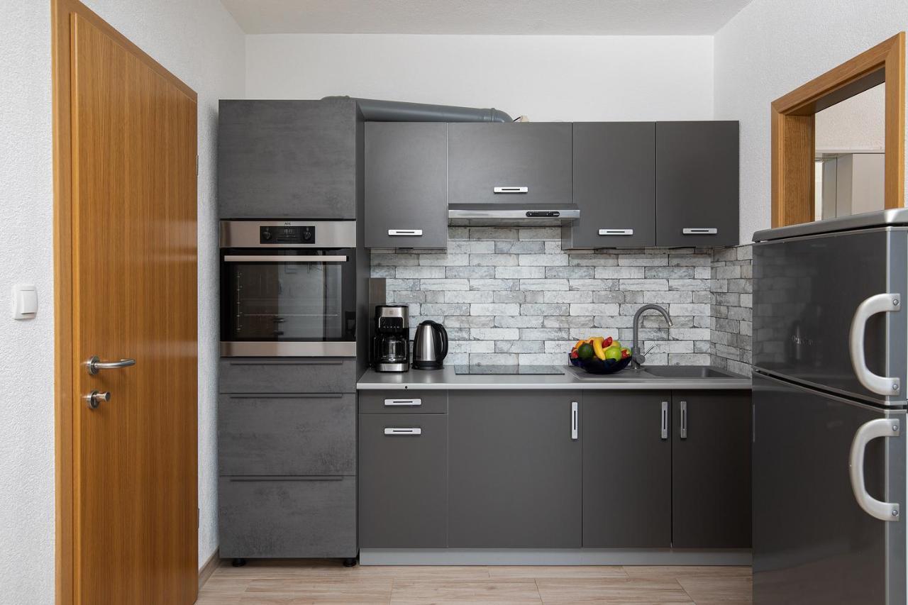 Apartmani Mirna Luka Pomer Exterior photo